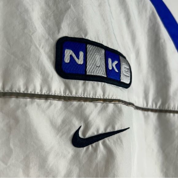 Grey tag Nike Windbreaker - Picture 4 of 4